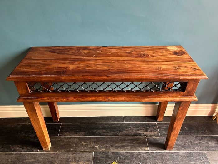 Solid wood console table with lattice detail