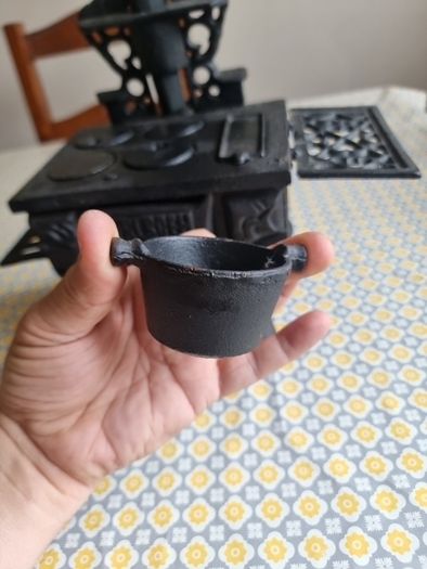 Mini Crescent CAST IRON Stove/Oven with stove items