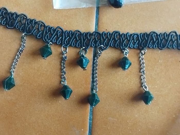 2 new lace necklaces