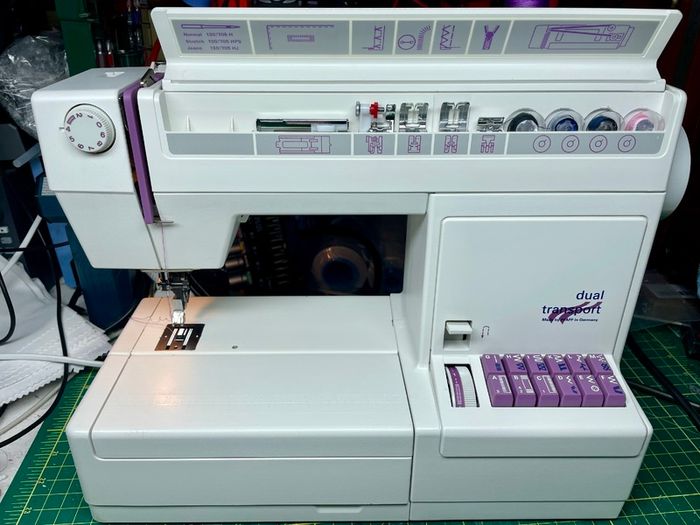 PFAFF Edition 130 Dual Transport (IDT) Heavy Duty Domestic Sewing Machine - Just fully serviced - Excellent condition - German made quality