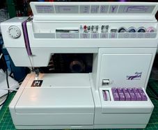 PFAFF Edition 130 Dual Transport (IDT) Heavy Duty Domestic Sewing Machine - Just fully serviced - Excellent condition - German made quality