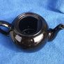 TEAPOT (Price & Kensington) - a classic shaped ceramic teapot with its lid (6 cup capacity). Excellent clean condition throughout. Image 4