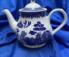 Barratts Blue Willow teapot