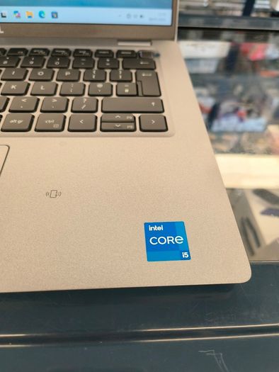 Dell Latitude 5430 (12th Gen) Core i5 1245U 8GB RAM 256GB SSD Windows 11 Pro 14.1" FHD Laptop (SALE PRICE)