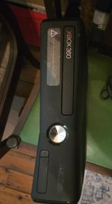 Xbox360 Slim no controllers/power cable