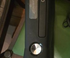 Xbox360 Slim no controllers/power cable