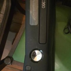 Xbox360 Slim no controllers/power cable