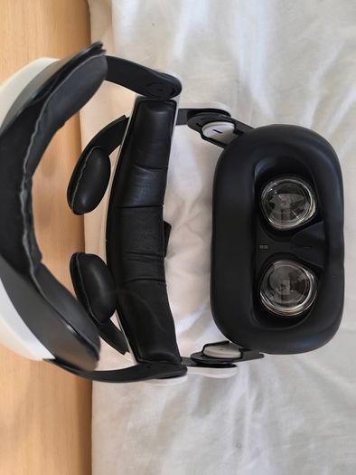 Oculus Quest 2 VR Headset