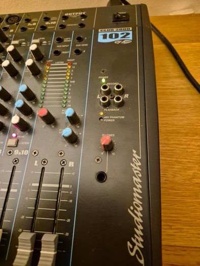 Studiomaster Club 2000 102 Hiz Plus sound mixer