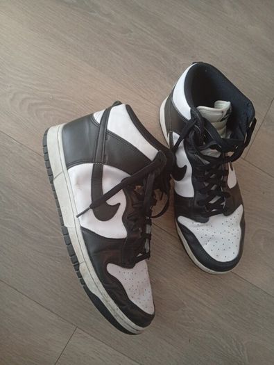 Mens Nike high tops runners