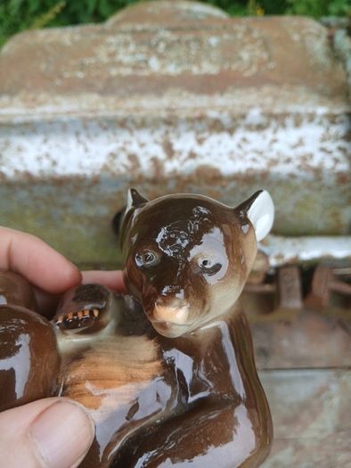 Lomonosov bear figure