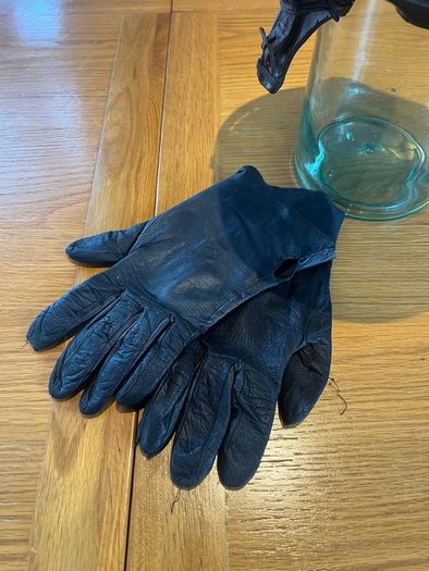 Antique/Vintage Leather Motorcycle Helmet/Gloves