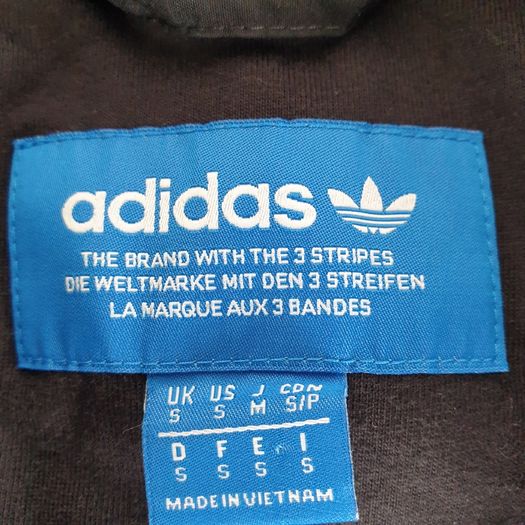 Adidas original gilet size small