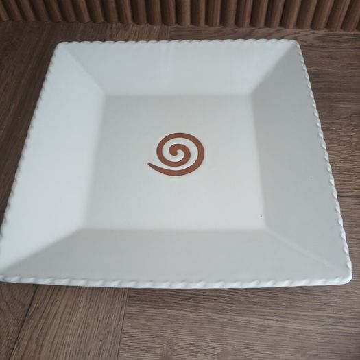 Stephen Pearce large serving dish.