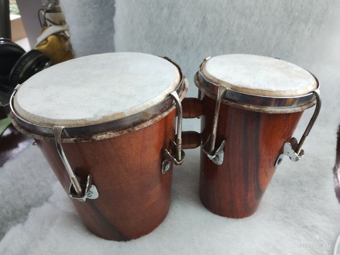 Set of bongos (26224)