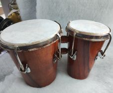 Set of bongos (26224)