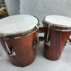 Set of bongos (26224)