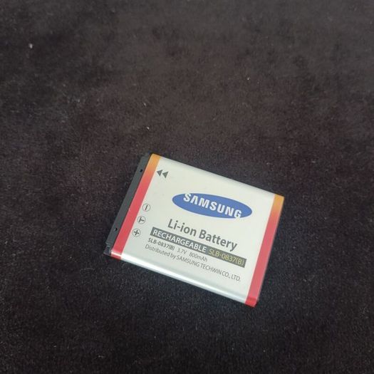Samsung Digimax L70 7.2MP 3x Zoom Digital Camera