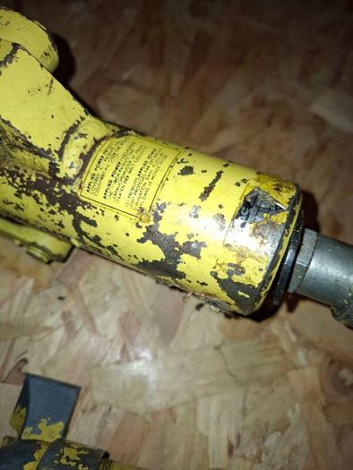 Enerpac hydraulic spreader ram