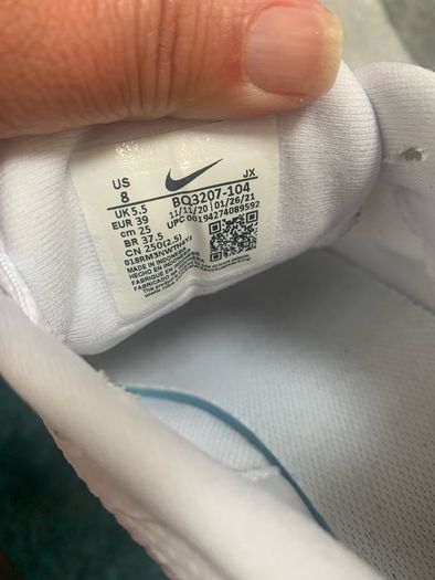Nike revolution