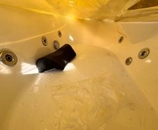 jacuzzi bath/shower