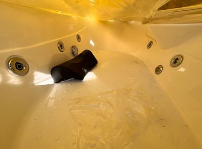 jacuzzi bath/shower