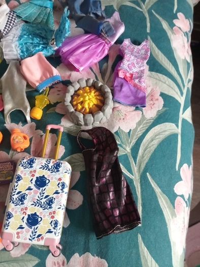 dolls clothes and accessories