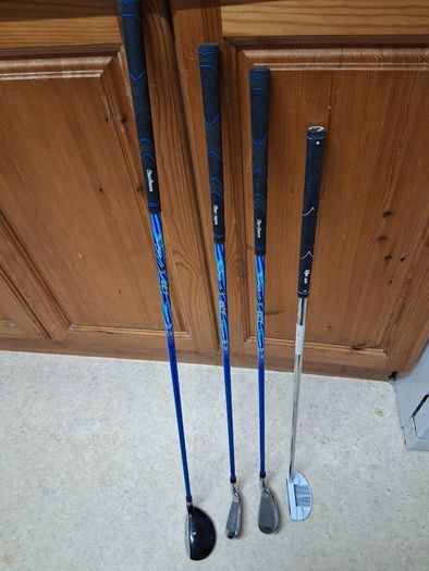 Golf clubs. Junior Set Of Left Handed MacGregor Golf Clubs For 9 To 12 Year Old. Collect In Dublin Or Receive Via Post.