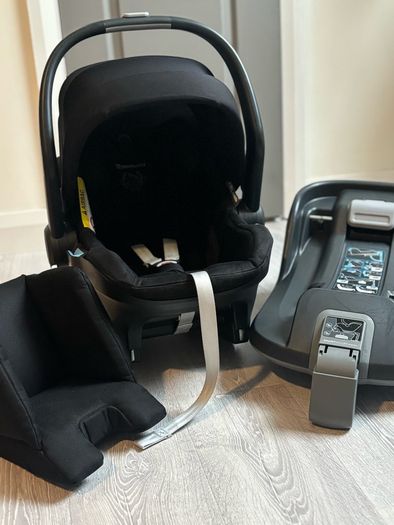 Uppababy Mesa isize Car seat plus base and rain cover