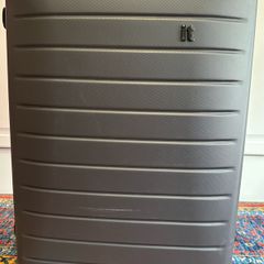 It luggage suitcase medium