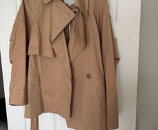 COS trench with pleated back and belt size 10/38