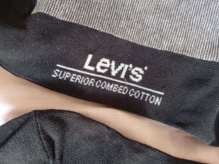 4 Pair Set of Levi's Socks ((Fully Authentic))