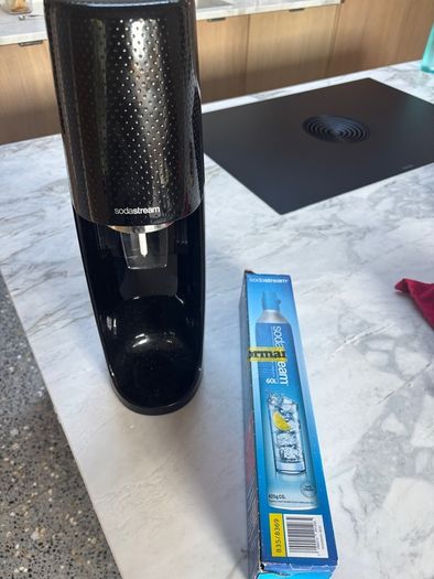 Soda stream with canisters
