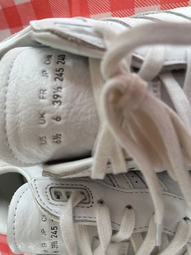 Adidas  AR Trainer. Marathon Running Shoe Sneaker Runners. Super Comfortable Light Weight Uk 6 Eu 39. In Pristine Condition.