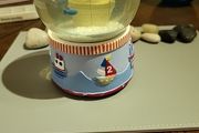 Musical snow globe