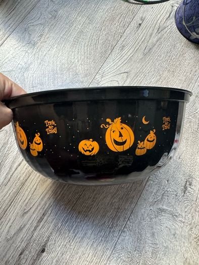 Trick or treat bowl