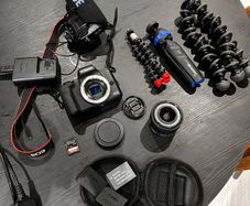 Canon EOS M50 Mark II Filmmaking Bundle + RODE Mic + 3 Tripods + 128GB SD