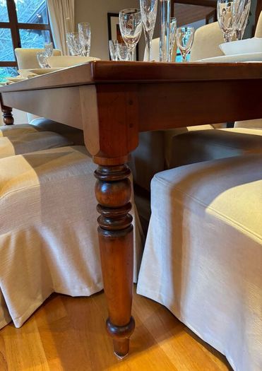 Stunning Chalon Dining Table & 8 Chairs