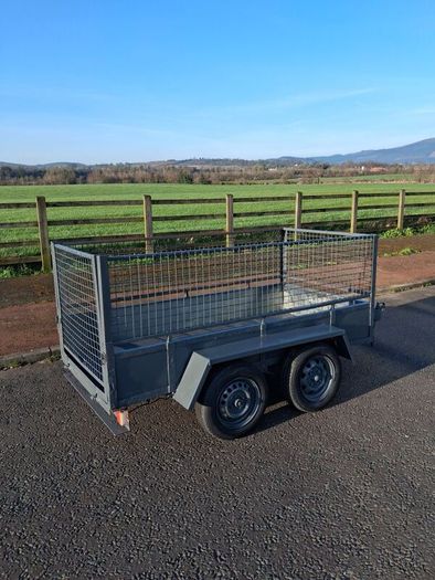 8x4. x3 trailer.