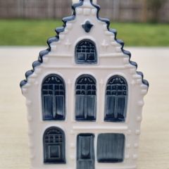 KLM Ceramic Miniature House with Delft's Blue
