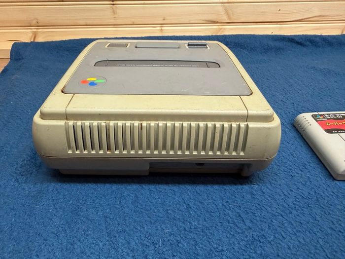 Nintendo Super Famicom Japanese SNES version with game