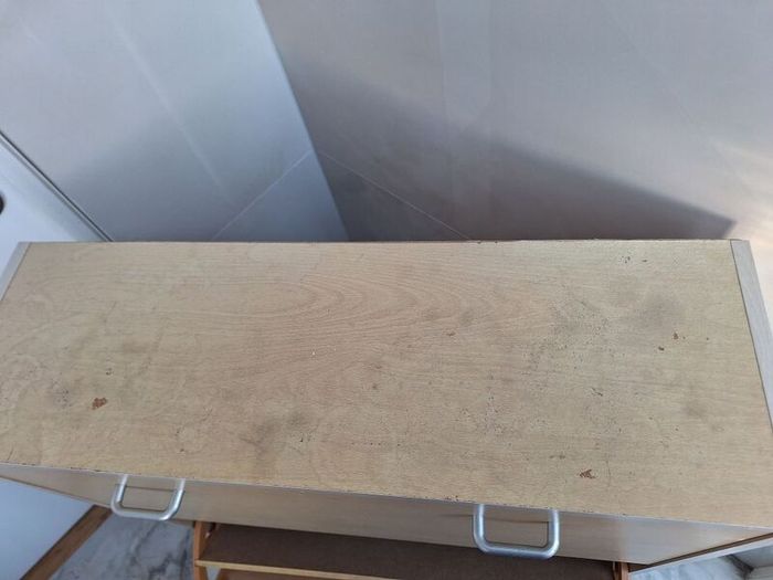 Shoe cabinet