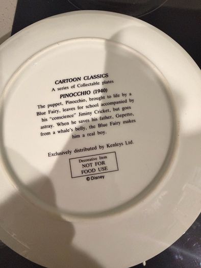 Rare Disney plates mint