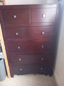 Chest of drawers