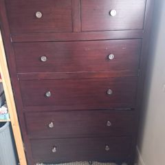 Chest of drawers