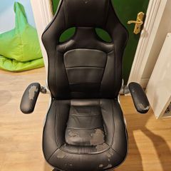 ..:: Free gaming chair in decent condition ::..