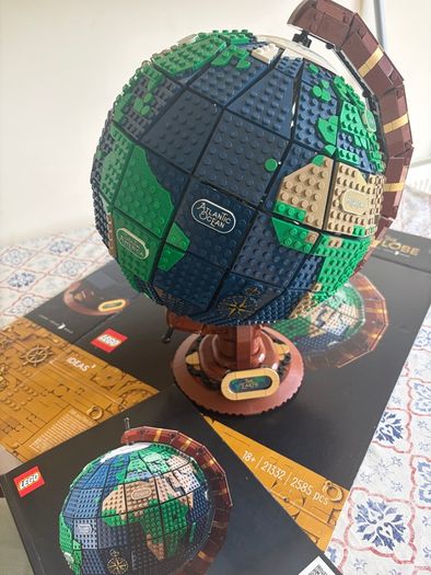 Lego Globe Great condition with box and book
