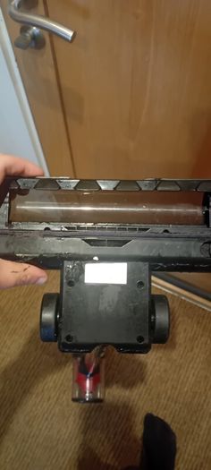 Cordless vacuum