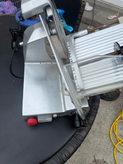 Meat slicer