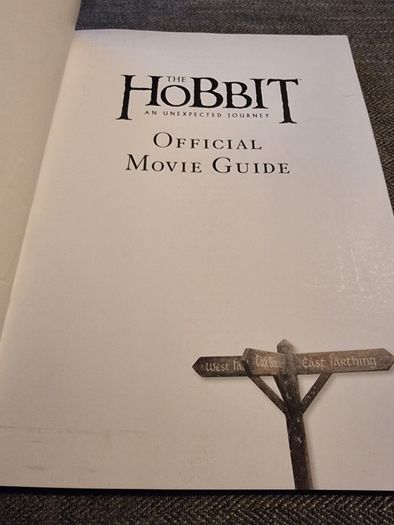 Official Movie Guide (The Hobbit: An Unexpected Journey) (Paperback)